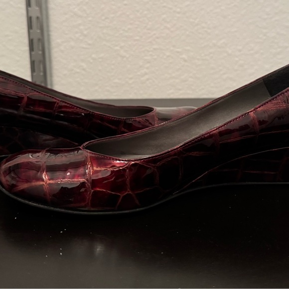 Stuart Weitzman Burgundy Patent Wedges - Picture 3 of 4